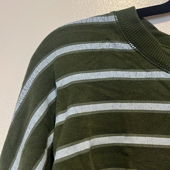 A&E cropped cut off sweatshirt! - Picture 5 of 7